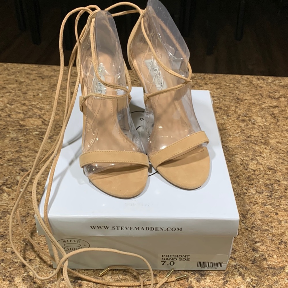 COPY - NEW NIB STEVE MADDEN PRESIDINT LEATHER HEELS 7